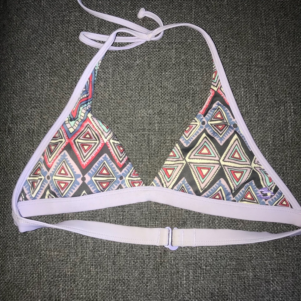 Reversible bathing suit top